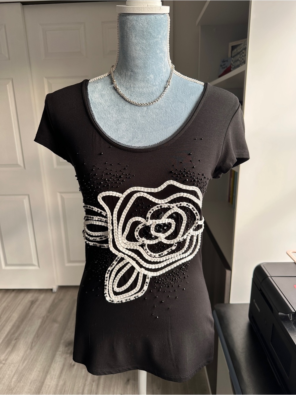 NWT White House Black Market Black Short Sleeve Tee White Beaded Rose SMALL